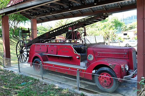 Kereta Bomba Dennis